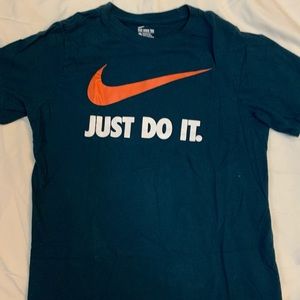 Boys size L Nike Just Do It T Shirt. Like new!